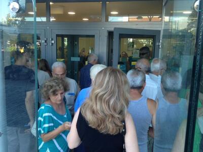 Πάτρα: Στις ουρές για το...300αρι από τα...