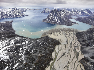 Τα καθηλωτικά παγόβουνα της Γροιλανδίας ...