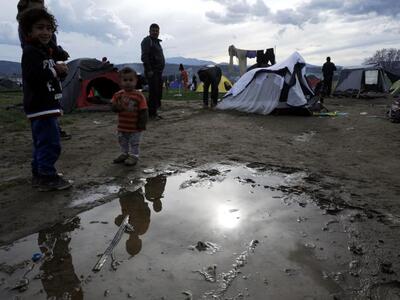 Από τον λασπότοπο της Ειδομένης,στο δύσκ...