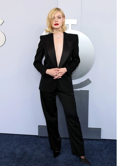 Ελ Φάνινγκ με Saint Laurent