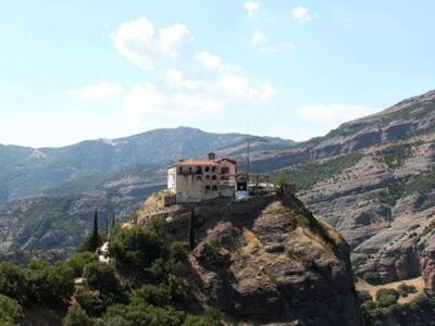Πανηγυρίζει ο σπηλαιώδης ναός της Μεταμό...