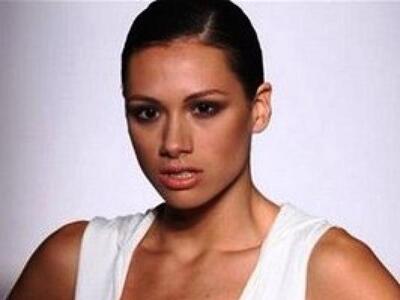 Ποιους απειλεί με μηνύσεις η μητέρα της ...