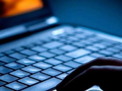 Την εκβίαζαν με ροζ βίντεο ώστε να συμμε...