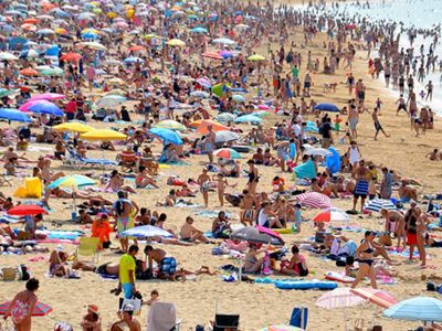 Ισπανία: Ο υπερτουρισμός “διώχνει” τους ...