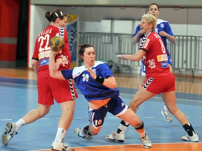 Αναμενόμενη ήττα 29-17 της Εθνικής χάντμ...