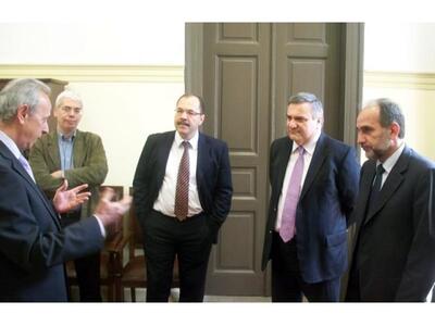 Αχαϊα: Σκανδάμης και Ταπεινός στο κόμμα ...