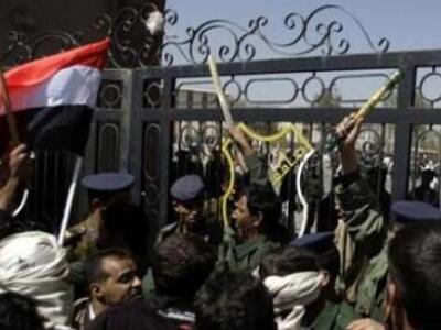 Συγκρούσεις στην Υεμένη, παραιτήθηκε ο π...