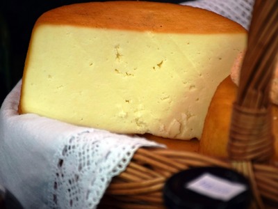 Εντοπίστηκε νηστίσιμο τυρί με… γάλα! Το ...