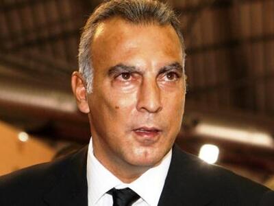 Ο Νίκος Γκάλης με την οικογένειά του στη...