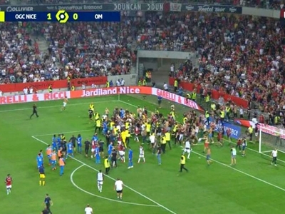 Χάος στη Νίκαια - Οπαδοί της Νις μπούκαρ...