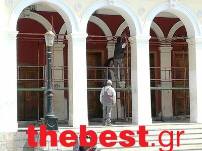 Ξαναμπαίνουν σκαλωσιές στο Δημοτικό Θέατ...