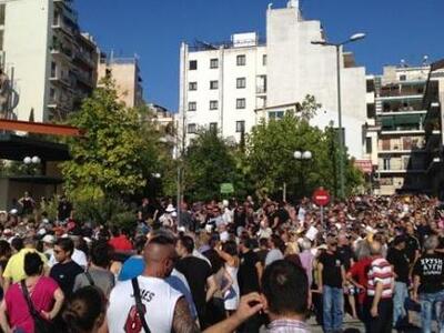 Ουρές έξω από τη Χρυσή Αυγή για συσσίτιο