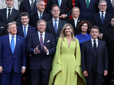 REUTERS / Christian Hartmann