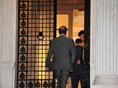 Μαξίμου: "Ο κ. Μητσοτάκης εκτίθεται...