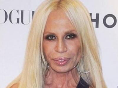 Η Ντονατέλλα Βερσάτσε κατάντησε σαν κοκα...