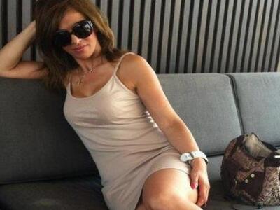 Η δημοσιογράφος της (πρώην) ΕΡΤ που κάνε...