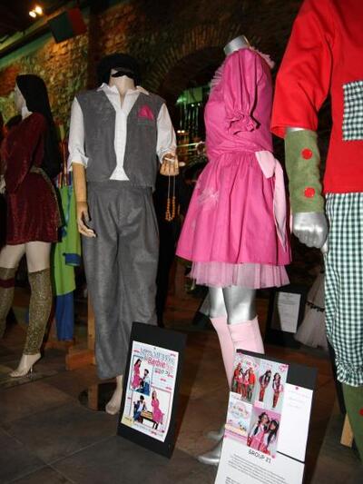 GROUP 20 - ΜΠΑΜΠΗΔΕΣ ΚΑΙ BARBIEΔΕΣ