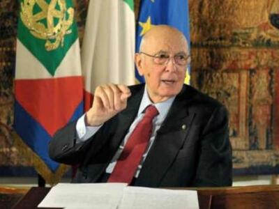 Η Ιταλία καταρρέει, και ο Ναπολιτάνο… φτ...