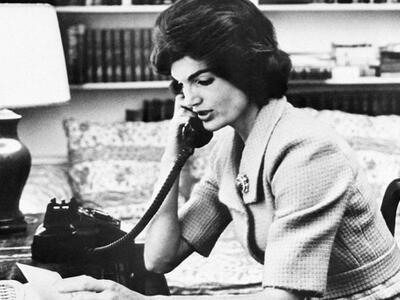 Κυκλοφόρησε "Η ζωή της Τζ. Ωνάση&qu...