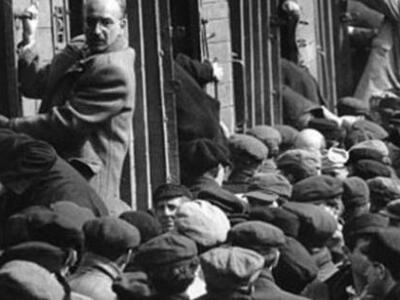 Αντικείμενα που ανήκαν σε θύματα του Ολο...