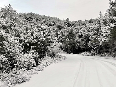 Ζακυνθος: Κλειστοί οι δρόμοι από το χιόν...