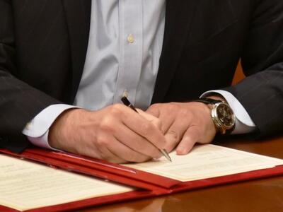 Φθηνότερες οι συμβολαιογραφικές πράξεις ...