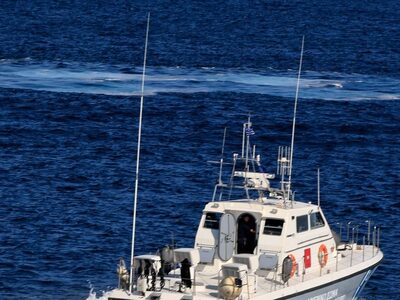 Χαλκιδική: Θαλαμηγός με 12 επιβάτες προσ...