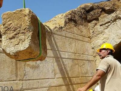 Λίνα Μενδώνη: «Η Αμφίπολη μπορεί να κρύβ...