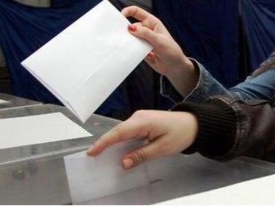 Ποιοί είναι οι τέσσερις υποψήφιοι δήμαρχ...