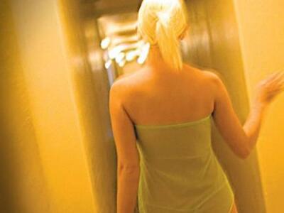 Οργια με αστυνομικούς και αλλοδαπές στο Μεταγωγών