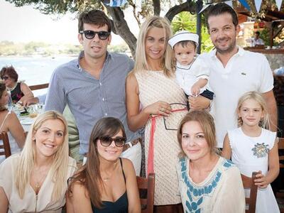 πό επάνω αριστερά: Παναγιώτης, Βιβιάνα κ...