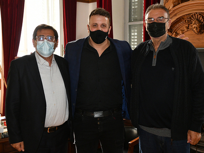 Στο δημαρχείο ο νέος ομοσπονδιακός τεχνι...