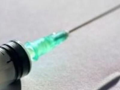 Ναρκομανής κάρφωσε με σύριγγα δύο άτομα ...