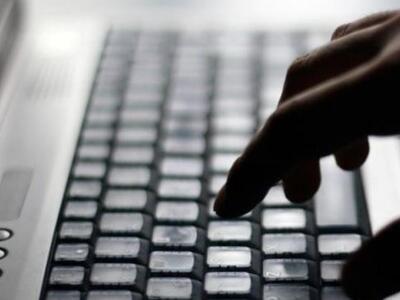 Πάτρα: Σπάνε λογαριασμούς email και στέλ...