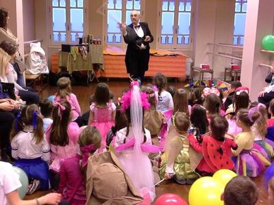 Δείτε τι έγινε στο αποκριάτικο πάρτι της...