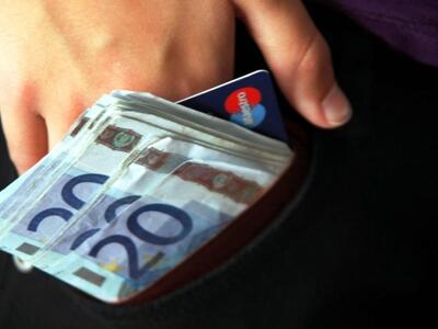 Χίος: Πρόσφυγες βρήκαν πορτοφόλι και το παρέδωσαν 