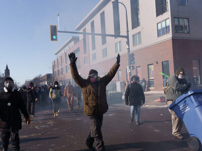 Η Μινεσότα «φλέγεται» μετά τη δολοφονία ...