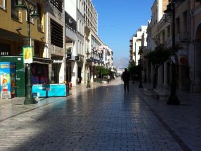 Κυριακάτικες αντεγκλήσεις ή Εμπορικός κανιβαλισμός