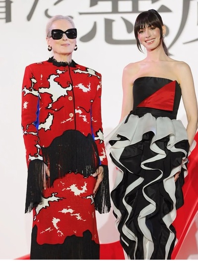 Mέριλ Στριπ με Chanel και Αν Χάθαγουέι μ...