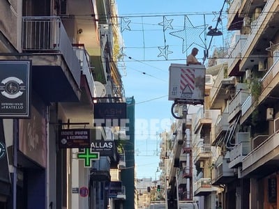 Πάτρα: Αν κοιτάξεις ψηλά... ήρθαν τα Χρι...