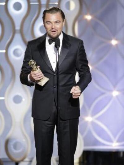 Πανευτυχής για τη νίκη του ο Λεονάρντο Ντι Κάπριο.