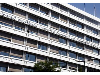 Καθυστερήσεις και προβλήματα στα 49 προα...