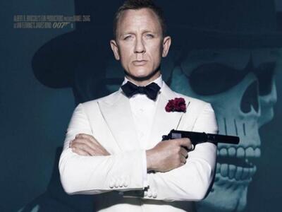 Ναύπακτος: Η προβολή του James Bond Spec...