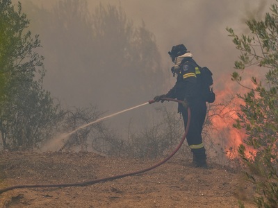 Ναύπλιο: Σε ύφεση η πυρκαγιά στην Κάντια