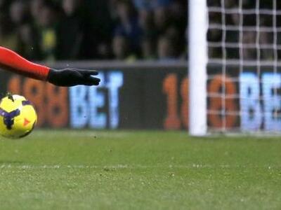 Γκολάρα πίσω απο τη μεσαία γραμμή στο Κυ...