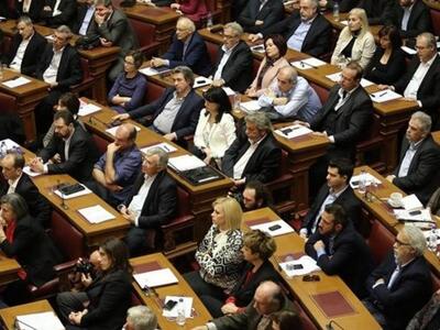 35 βουλευτές του ΣΥΡΙΖΑ ζητούν τροποποίη...