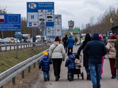 Ελβετία: Ουκρανοί πρόσφυγες σχηματίζουν ...