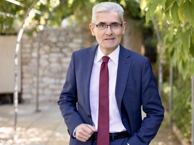 Ο Άγγελος Τσιγκρής εκπρόσωπος της Βουλής...