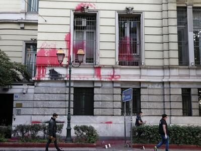 Το ΥΠΕΞ καταδικάζει την επίθεση του «Ρουβίκωνα»