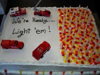 Πάτρα: Τούρτα-έκπληξη με… πυροσβεστικά γ...